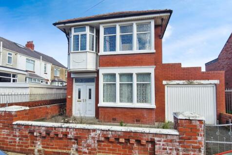 Henson Avenue, Lancashire FY4 3 bed detached house for sale