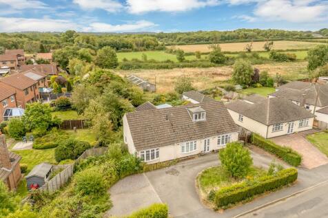 6 bedroom detached house for sale