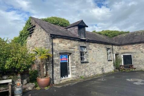 Red Lion, Llangadog, Carmarthenshire. Barn conversion for sale
