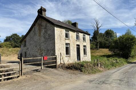 Detached house for sale
