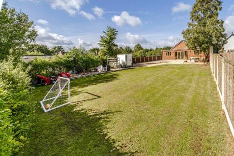 4 bedroom detached bungalow for sale