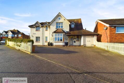 Holly Lane, Marston Green, B37 8 bed detached house for sale