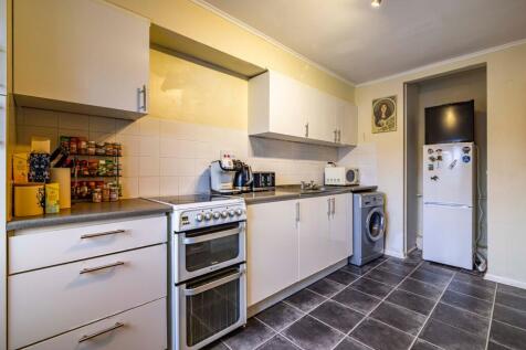 Manor Road, Keyworth, NG12 2 bed flat for sale