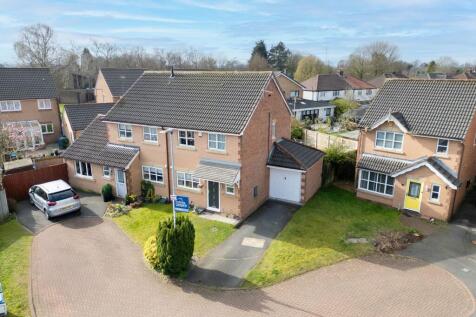 Well Farm Close, Woolston, WA1 3 bed semi