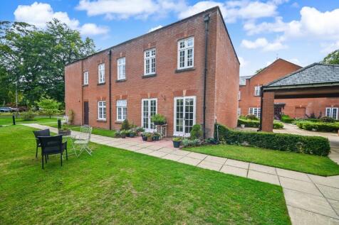 Wergs Hall, Wolverhampton WV8 2 bed ground floor flat for sale