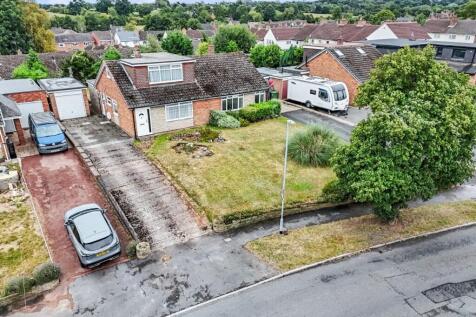 3 bedroom semi-detached bungalow for sale