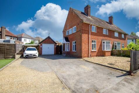 4 bedroom semi-detached house for sale