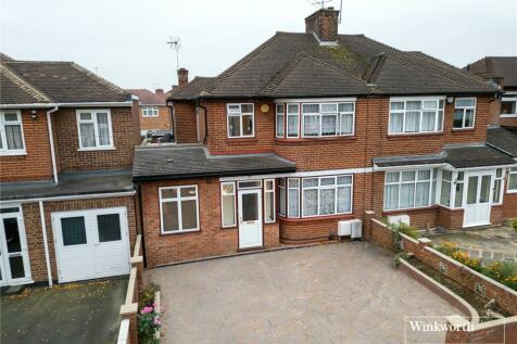 4 bedroom semi-detached house for sale