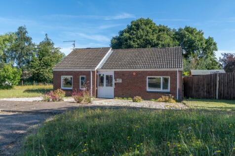 2 bedroom detached bungalow for sale