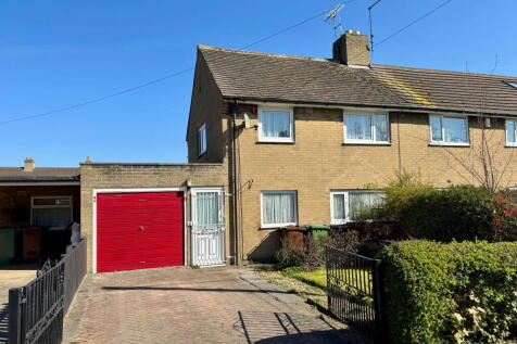 Boston Spa, Helmsley Road, LS23 2 bed semi
