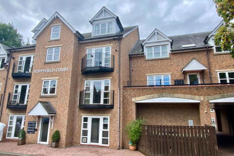 Wetherby, Poppy Fields, Deighton... 2 bed flat for sale