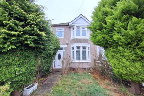 Dell Close Willenhall Coventry CV3 3AA 3 bed end of terrace house for sale