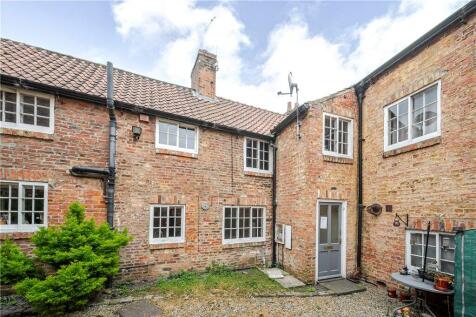 High Skellgate, Ripon 2 bed terraced house for sale