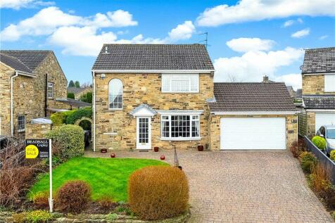 Ambleside Walk, Wetherby, West Yorkshire 3 bed detached house for sale