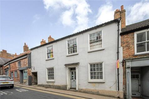High Skellgate, Ripon, North Yorkshire 3 bed terraced house for sale