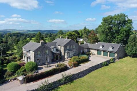 6 bedroom detached house for sale