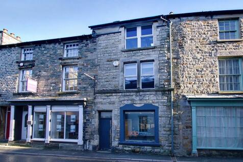 Terraced house for sale