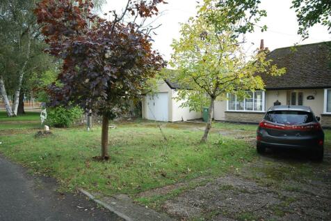 3 bedroom semi-detached bungalow for sale