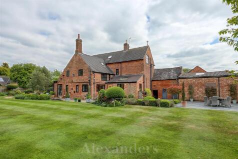 5 bedroom detached house for sale
