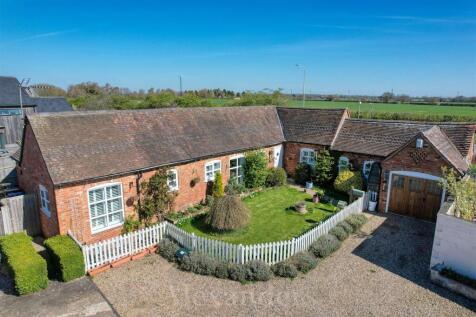 2 bedroom detached house for sale