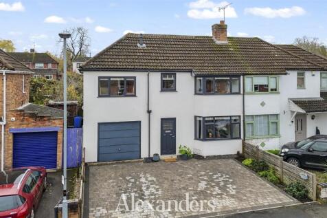 4 bedroom semi-detached house for sale
