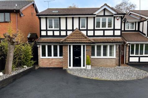 4 bedroom detached house for sale