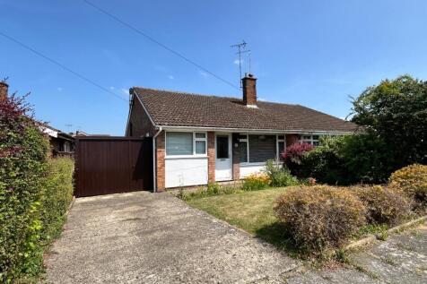 Seabrook, Luton, Bedfordshire, LU4 0EH 3 bed semi