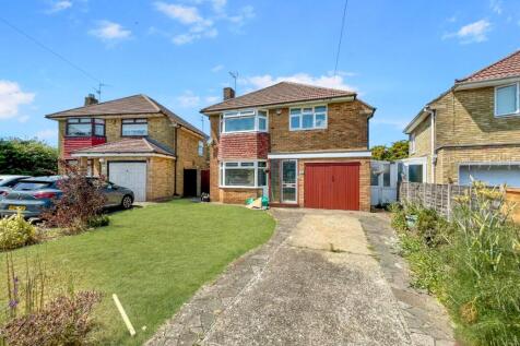 Corncrake Close, Luton, Bedfordshire... 3 bed detached house for sale