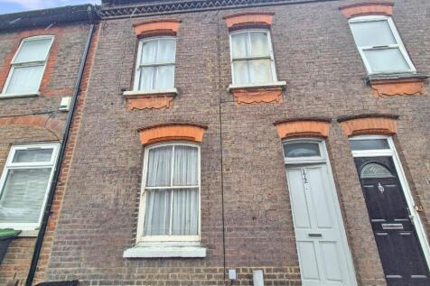High Town Road, Luton, Bedfordshire... 3 bed terraced house for sale