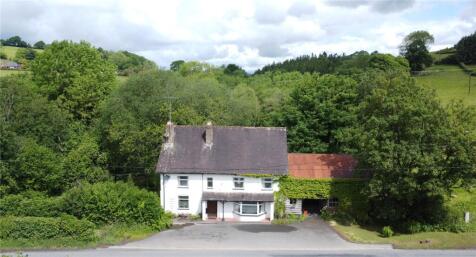 Cwm Golau, Cyfronydd, Welshpool... 4 bed detached house for sale