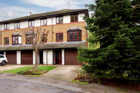 4 bedroom semi-detached house for sale