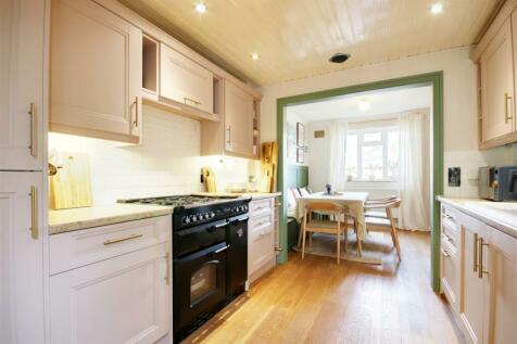 Burleigh Road, Hertford 3 bed terraced house for sale