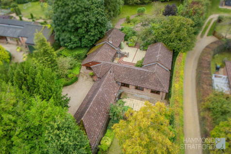 4 bedroom detached bungalow for sale