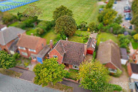 Welsford Road, Eaton Rise 3 bed detached house for sale