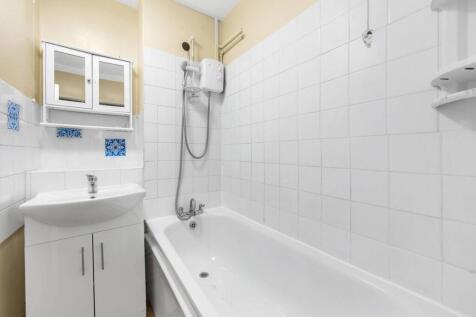 Elmington Estate, Camberwell, London... 2 bed flat for sale