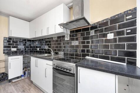 Elmington Estate, Camberwell, London... 2 bed flat for sale