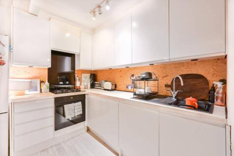 Peckham High Street, Peckham, London... 1 bed flat for sale