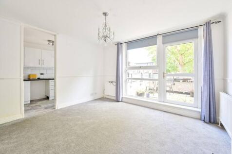 Huguenot Square, Peckham Rye, London... 2 bed flat for sale