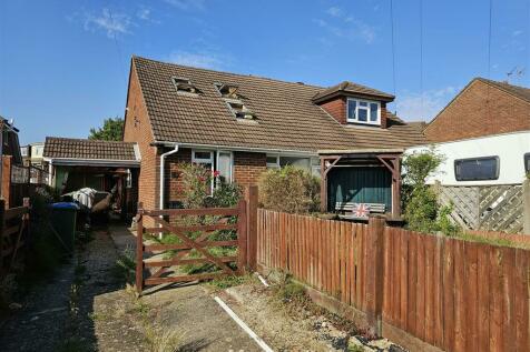 3 bedroom semi-detached bungalow for sale