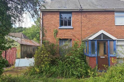 2 bedroom semi-detached house for sale