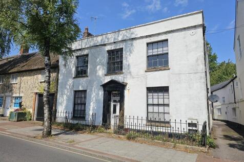 5 bedroom end of terrace house for sale