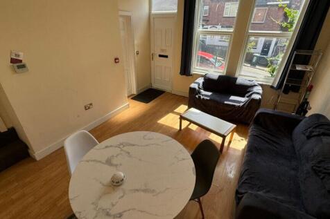 Norman Grove, Kirkstall, Leeds, LS5 3JH 3 bed terraced house for sale