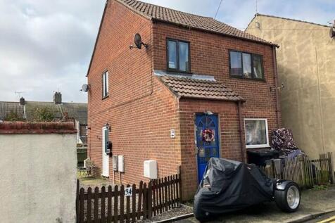 1 bedroom ground floor maisonette for sale