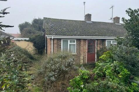 2 bedroom semi-detached bungalow for sale