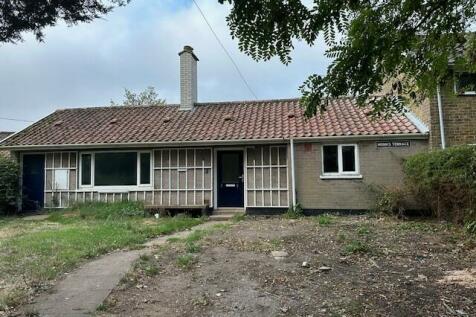 2 bedroom semi-detached bungalow for sale