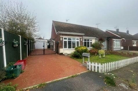 2 bedroom semi-detached bungalow for sale