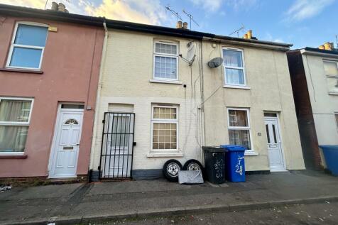 Terraced house for sale