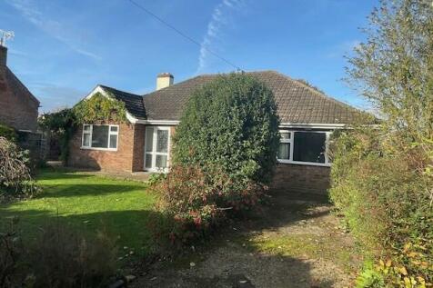 4 bedroom detached bungalow for sale