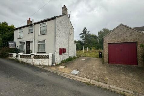 2 bedroom detached house for sale