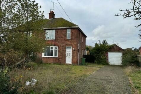 Semi-detached house for sale